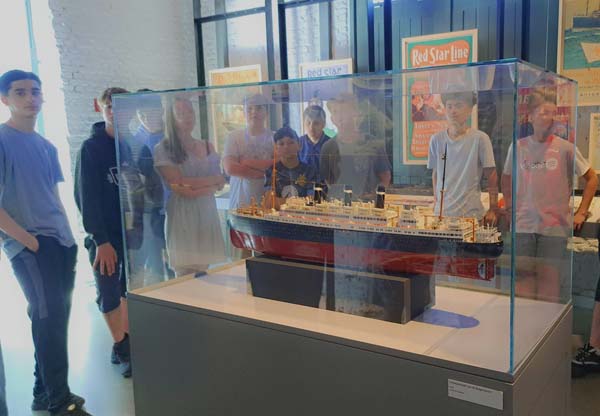 Atheneum Malle 2B op uitstap