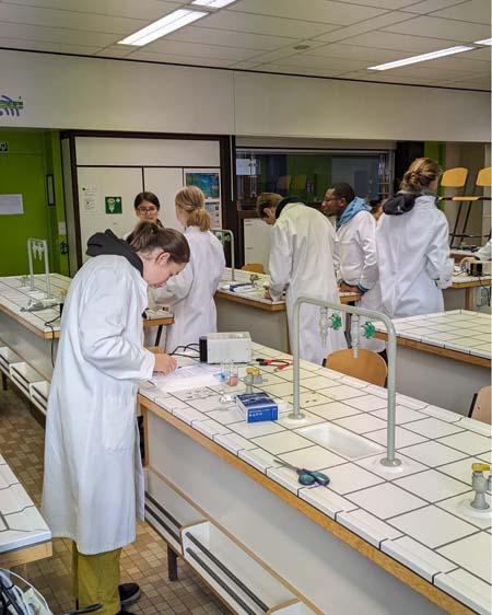 Atheneum Malle Labo chemie 6 wetenschappen