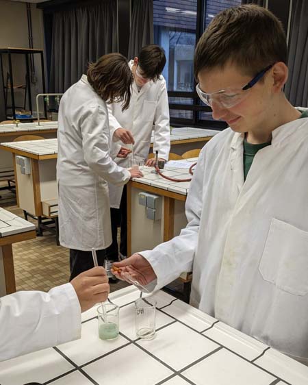 Atheneum Malle Chemie in actie