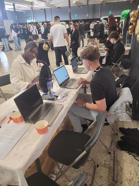 Atheneum Malle Belfairbeurs in Namen