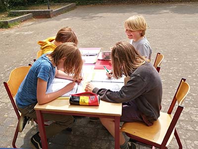 Didasco Atheneum Malle Franse les tussen de bloemetjes