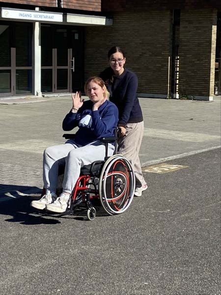 Atheneum Malle 5 BZO in de rolstoel