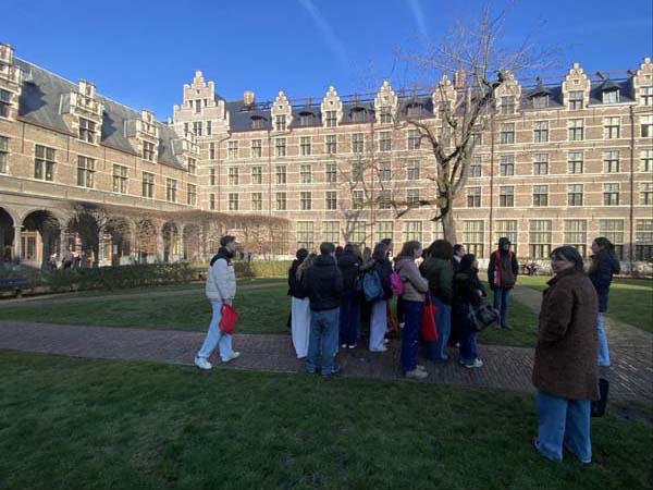 Atheneum Malle Naar de unief