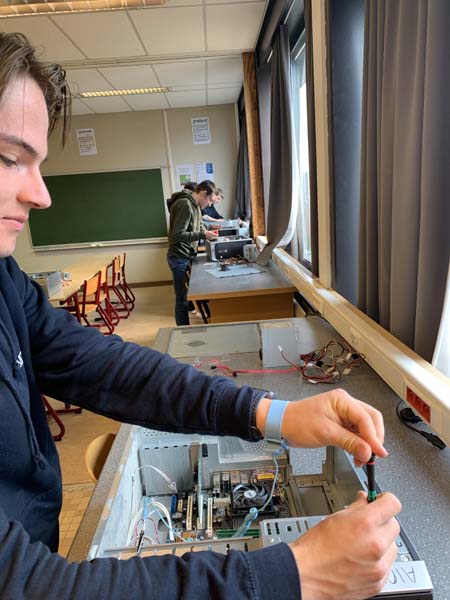 Atheneum Malle Hardwarelabo