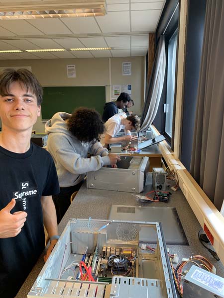 Atheneum Malle Hardwarelabo