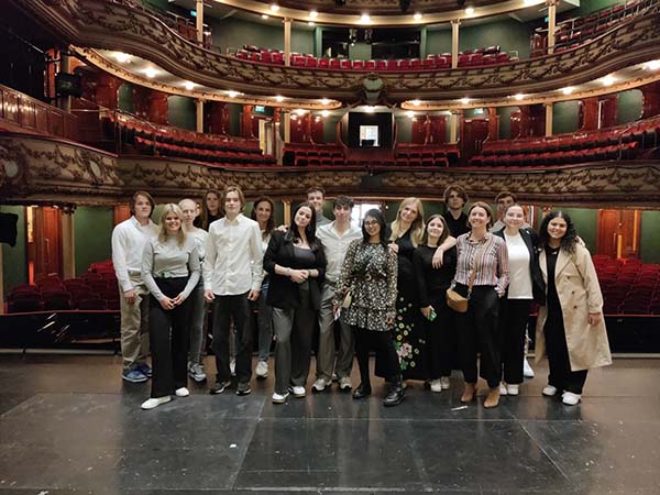 Atheneum Malle Bezoek aan de opera