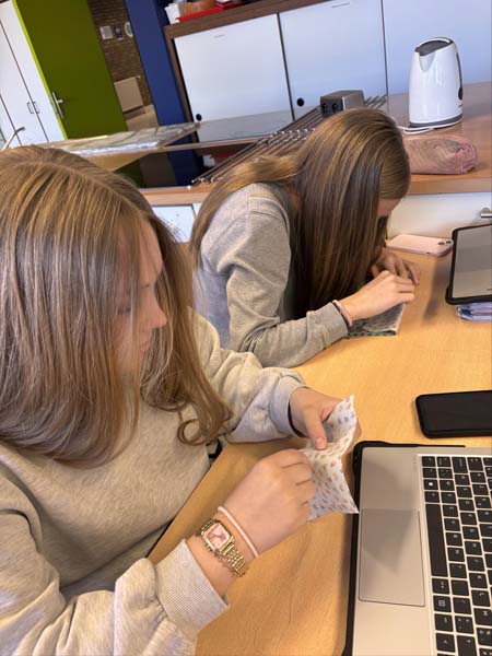 Atheneum Malle Knopen aannaaien