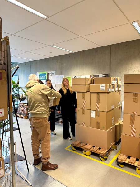 Atheneum Malle op bezoek bij Nike