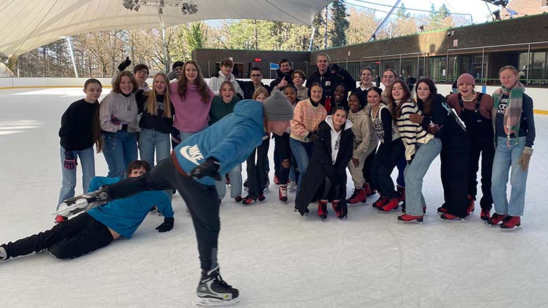 Atheneum Malle schaatst het jaar uit