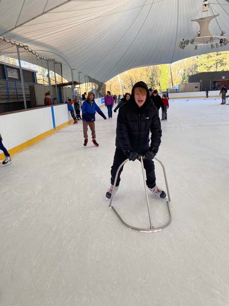 Atheneum Malle schaatst de winter uit